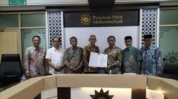 H. Muhammad Idrus Resmi Terima SK Rektor UMKOTA Periode 2026-2030 di Kantor PP Muhammadiyah